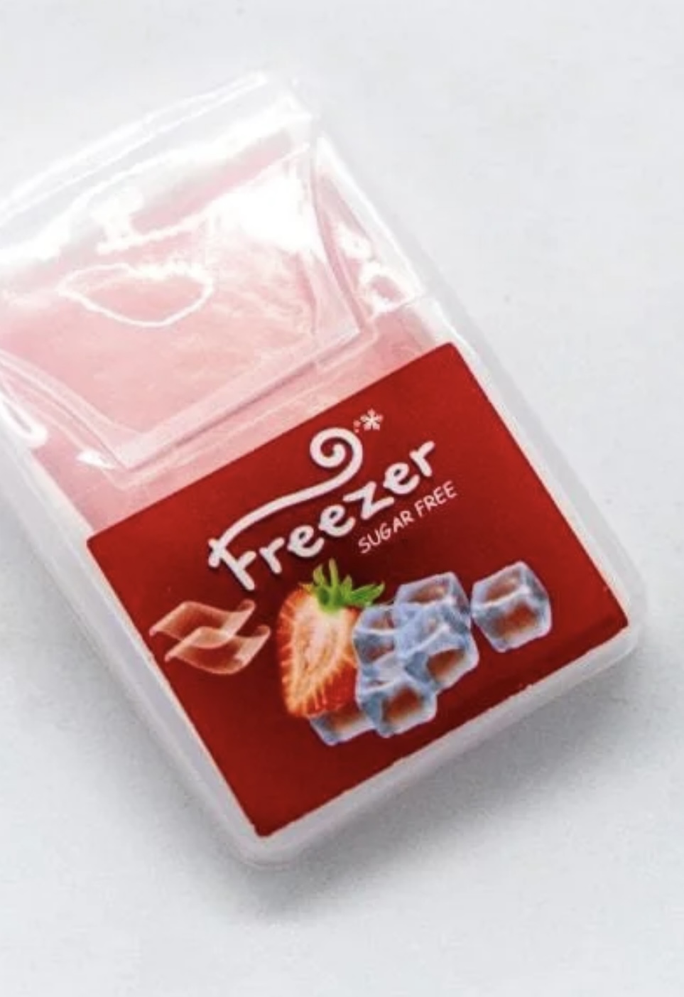 13av0kelw2.jpeg Освіжаючі пластинки Freezer смак кавун 20 смужок 19,2 г без цукру - Зображення 1