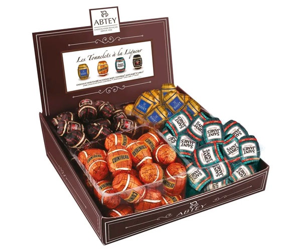 ppm5ri2c2z.jpg Шоколадні цукерки ABTEY Snowbox 92 Assorted Barrels у формі бочок з різноманітними лікерами 920 г - Зображення 1